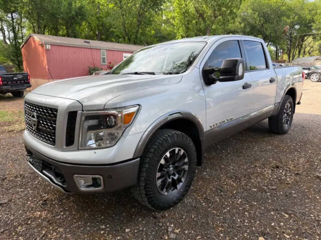 2018 Nissan Titan
SV