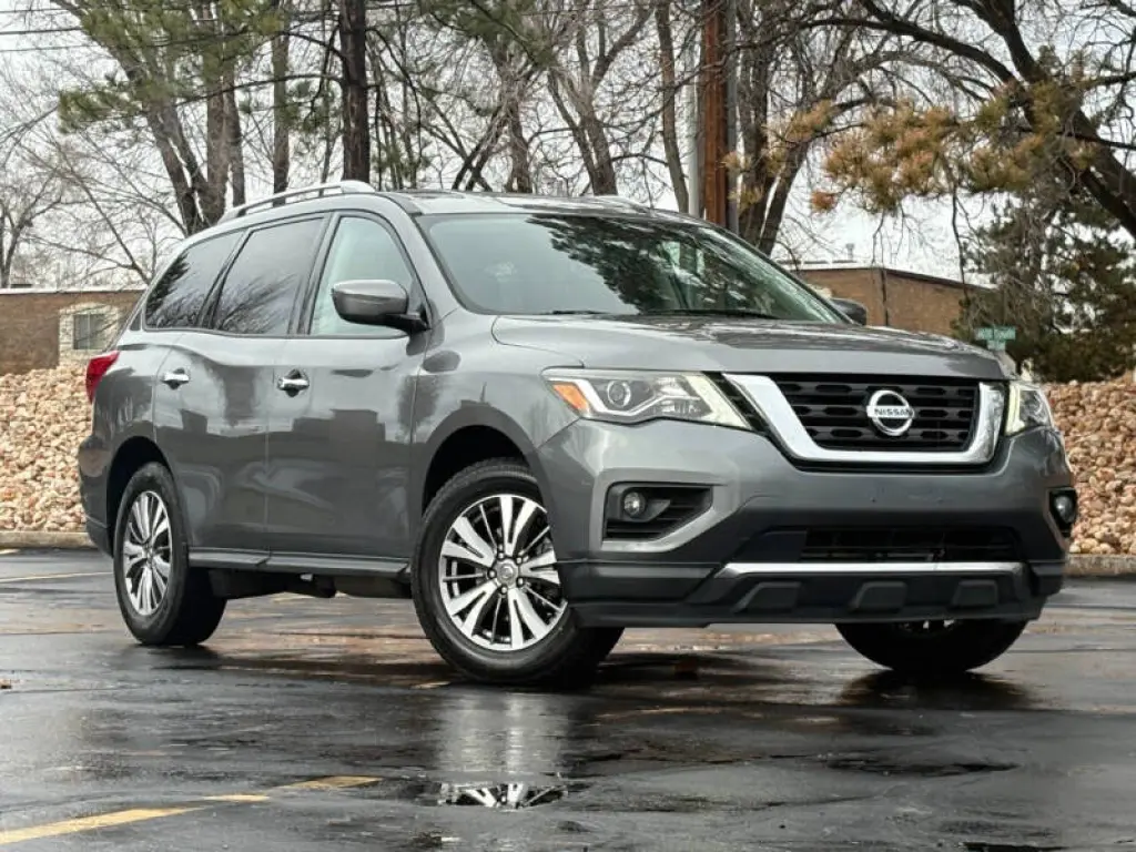 2020 Nissan Pathfinder SV