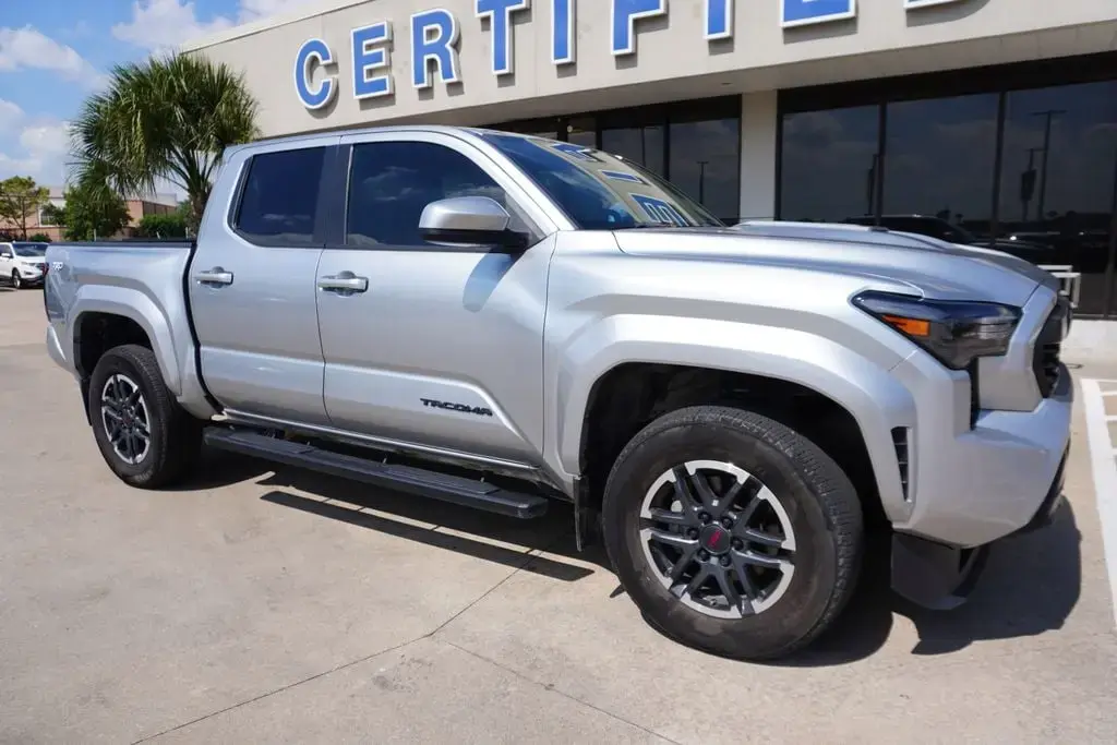 Toyota Tacoma 2024 4x2 SR5 4dr Double Cab 5.0 ft SB