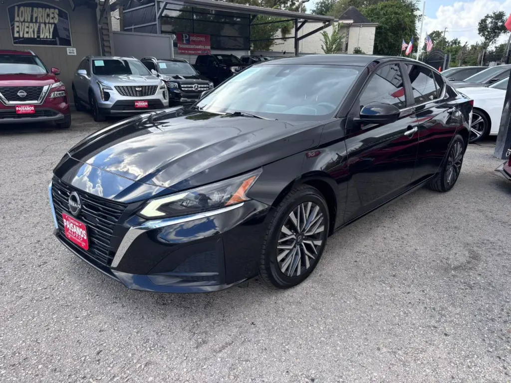 2023 Nissan Altima SV