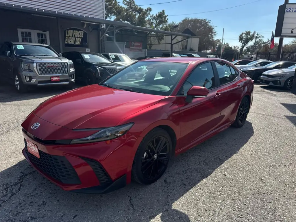 2025 Toyota Camry Hybrid SE