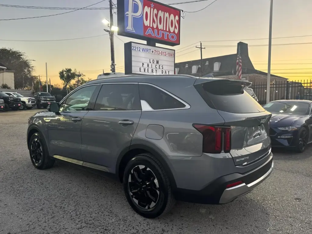 2024 Kia Sorento S 2WD