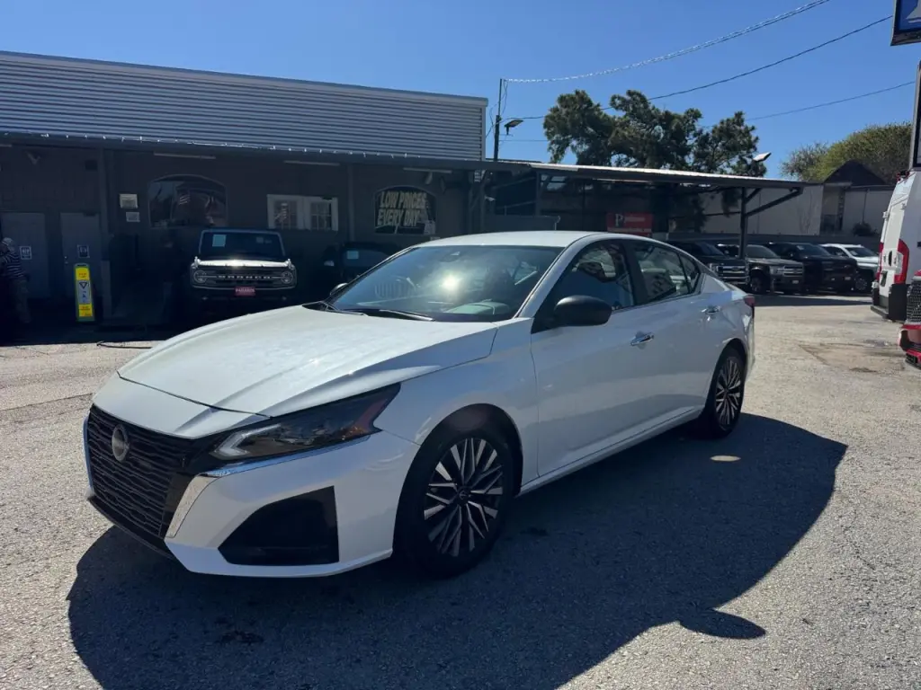 2024 Nissan Altima 2.5 SV