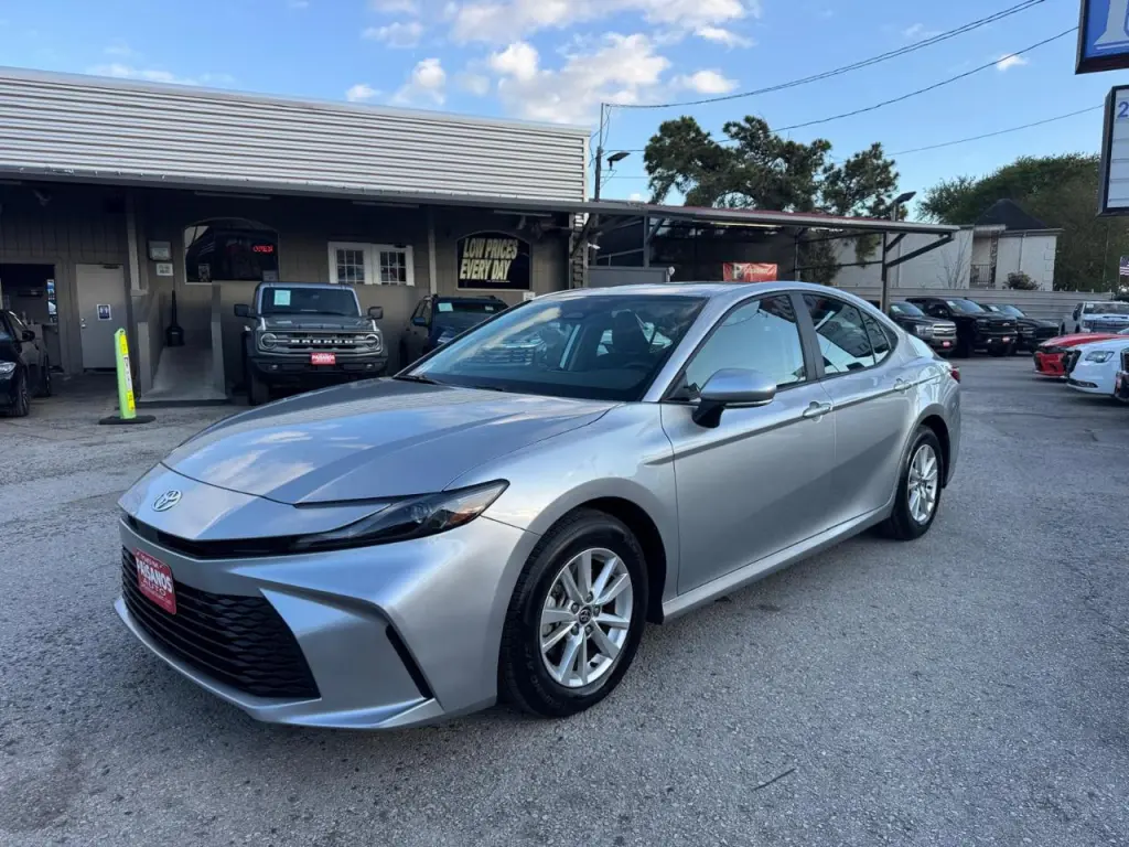 2025 Toyota Camry Hybrid LE