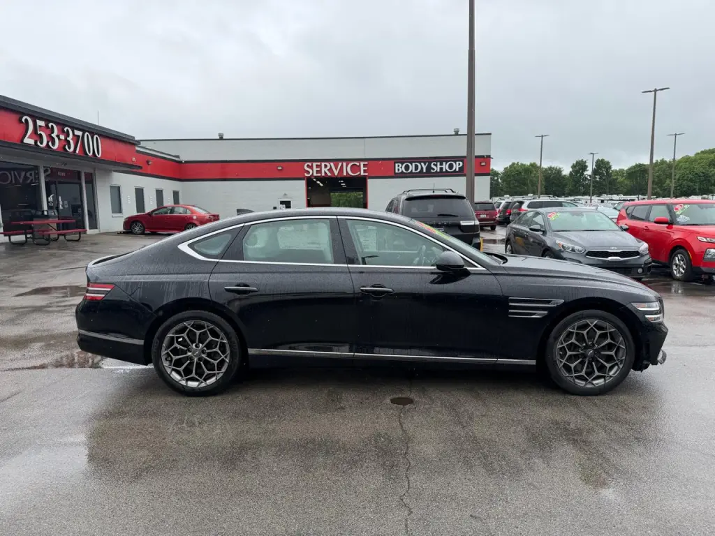 2021 Genesis G80 Base