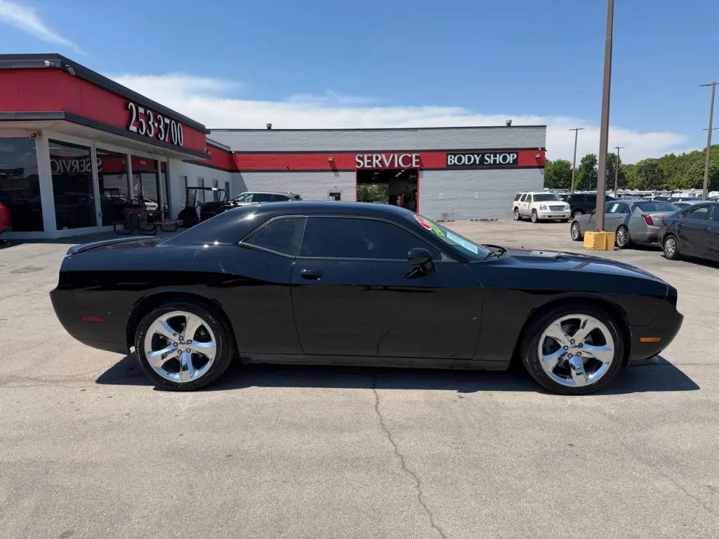 2012 Dodge Challenger SXT Plus