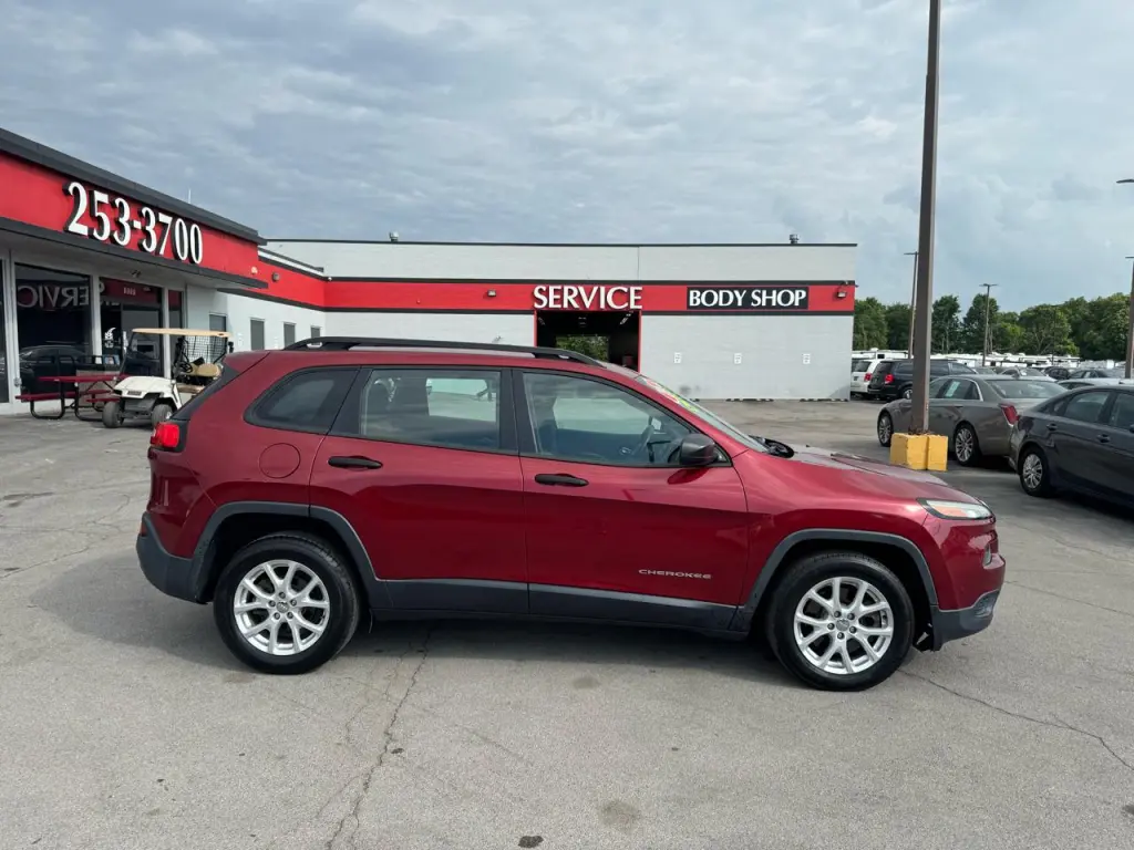 2016 Jeep Cherokee FWD 4dr Sport