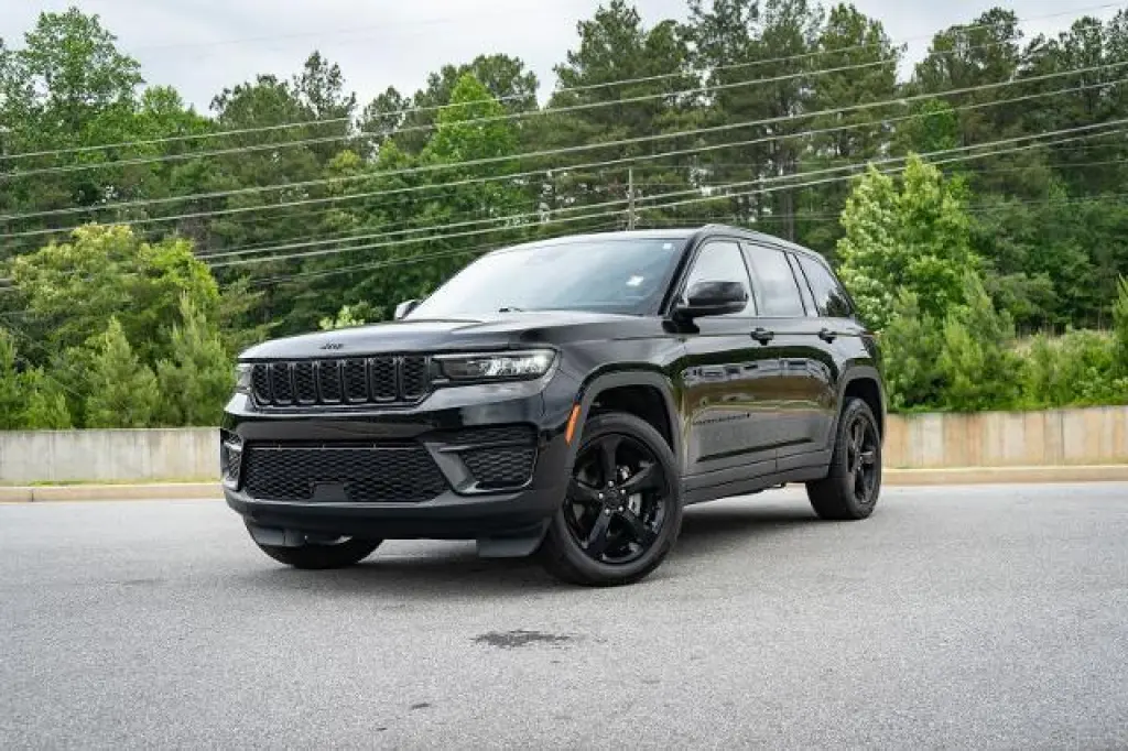 Jeep Grand Cherokee 2022 4x4 Laredo 4dr SUV (midyear release)