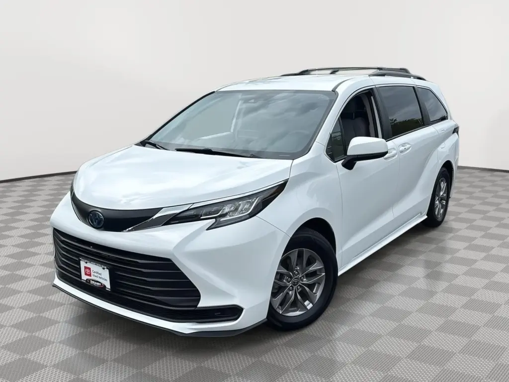 Gold Certified 2022 Toyota Sienna LE