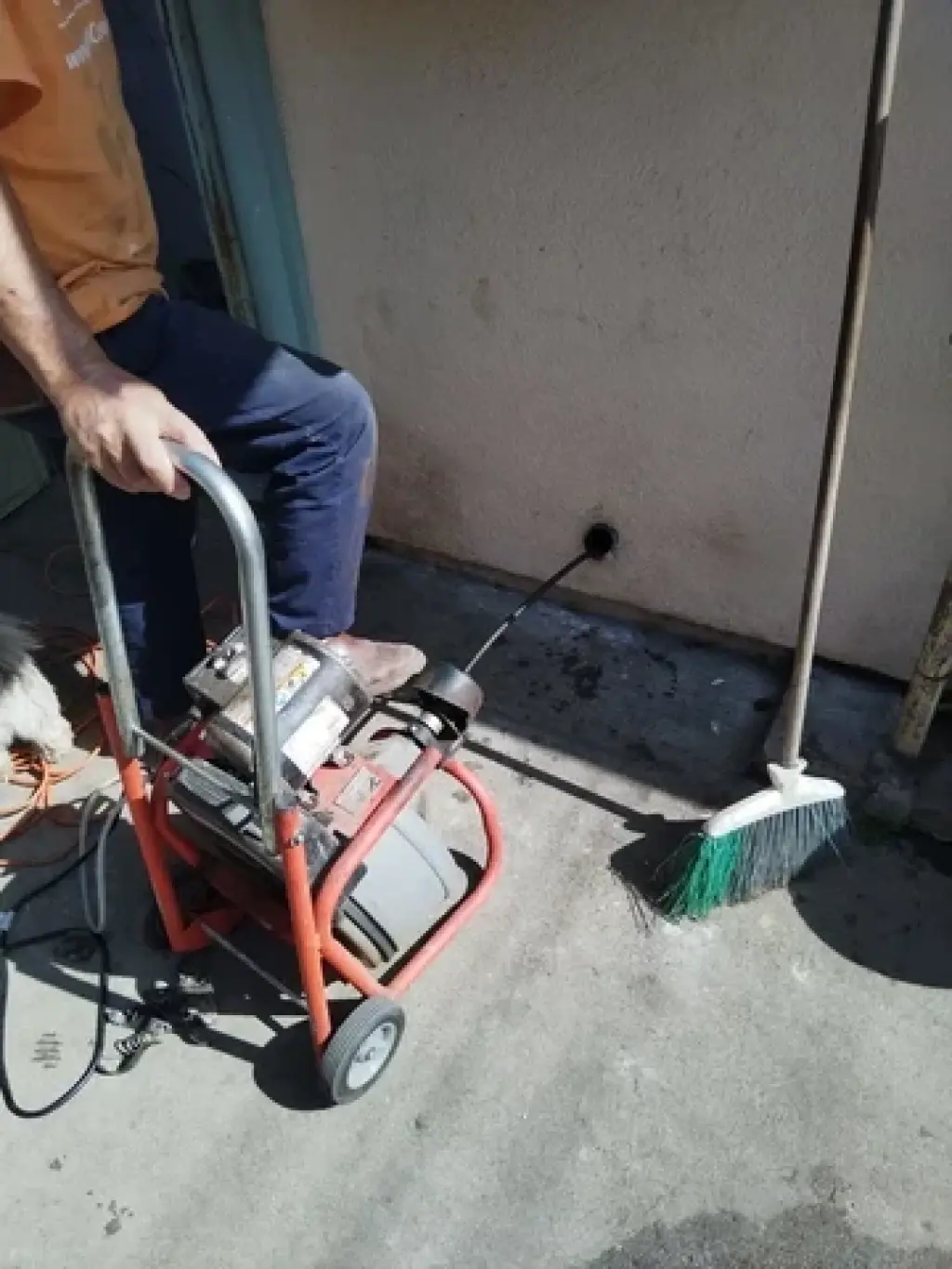 PLOMERO LATINO EN LOS ANGELES