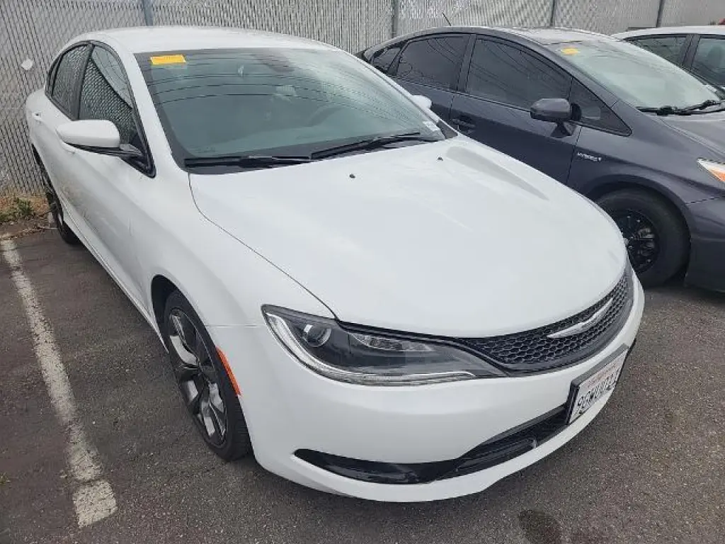 Chrysler 200 2016 S 4dr Sedan