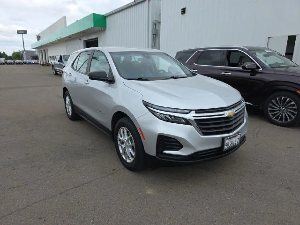 Chevrolet Equinox 2022 4x4 LS 4dr SUV w/1FL