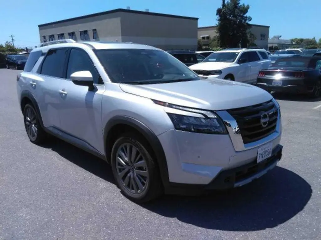 Nissan Pathfinder 2025 SL 4dr SUV