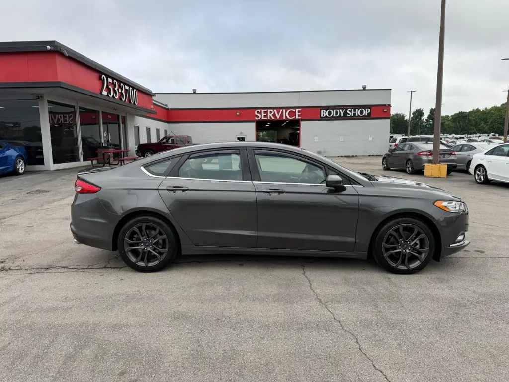2018 Ford Fusion SE FWD