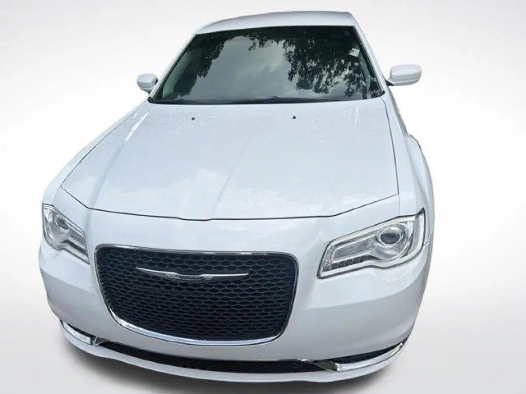Chrysler 300 2016 Limited 4dr Sedan