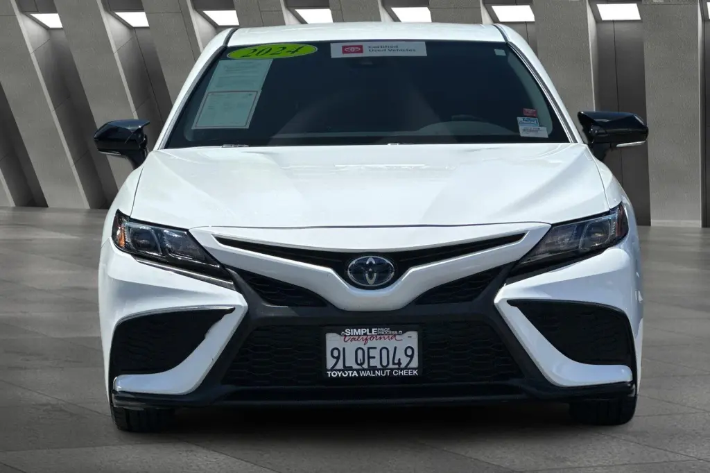 Toyota Camry Hybrid 2024 SE 4dr Sedan