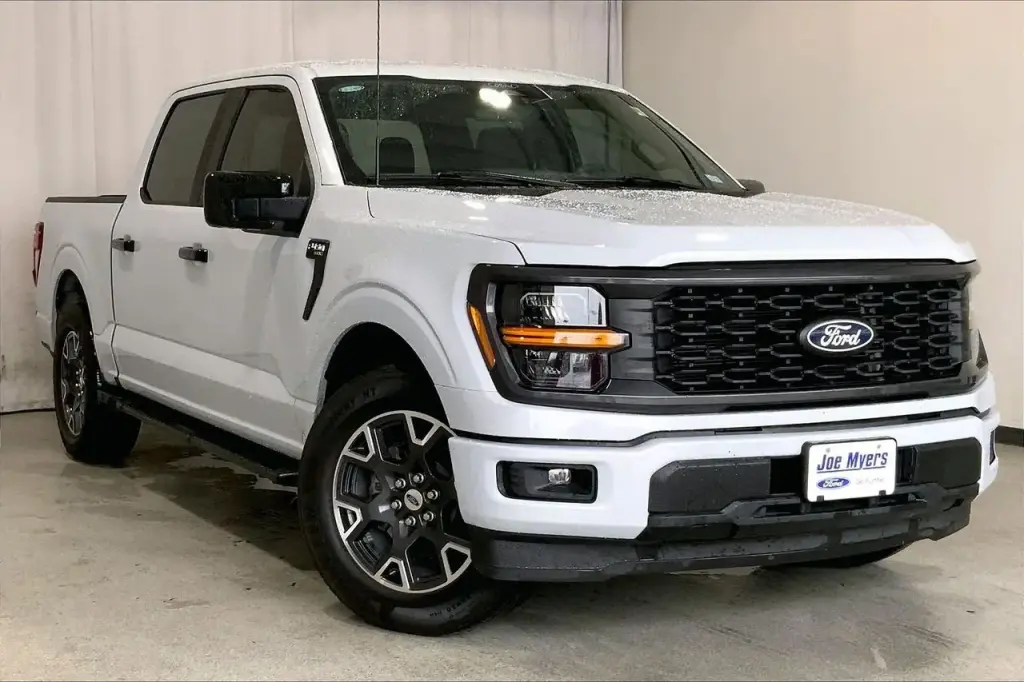 Ford F-150 2025 4x2 STX 4dr SuperCrew 5.5 ft. SB