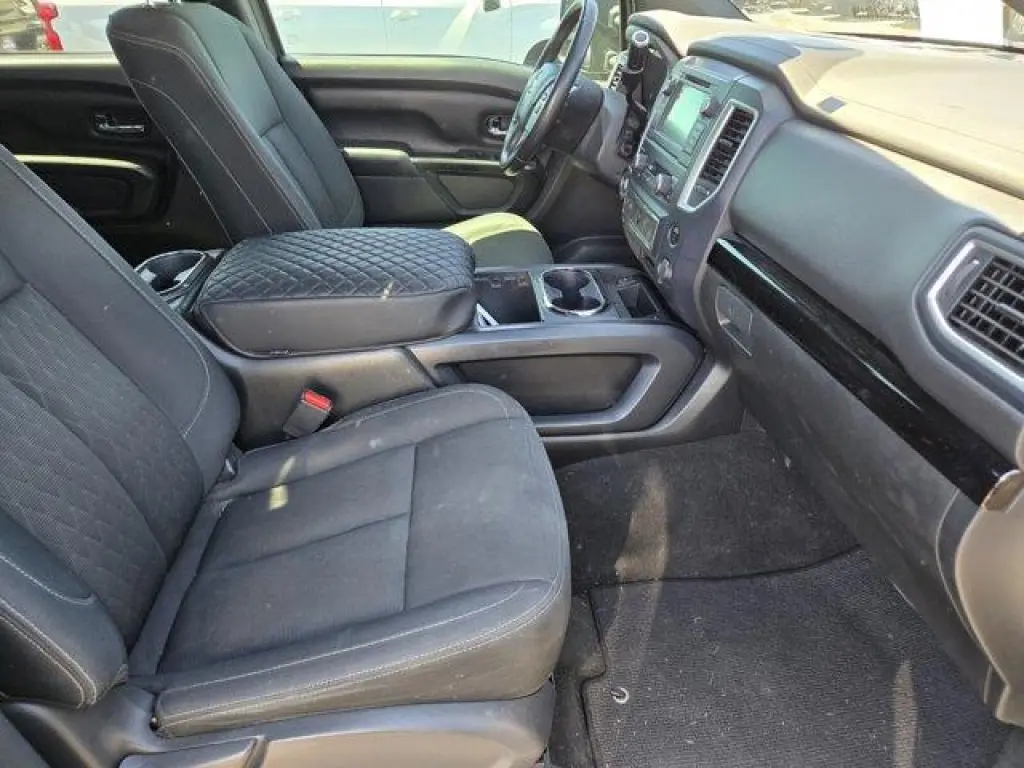 Nissan Titan 2019 4x2 SV 4dr Crew Cab