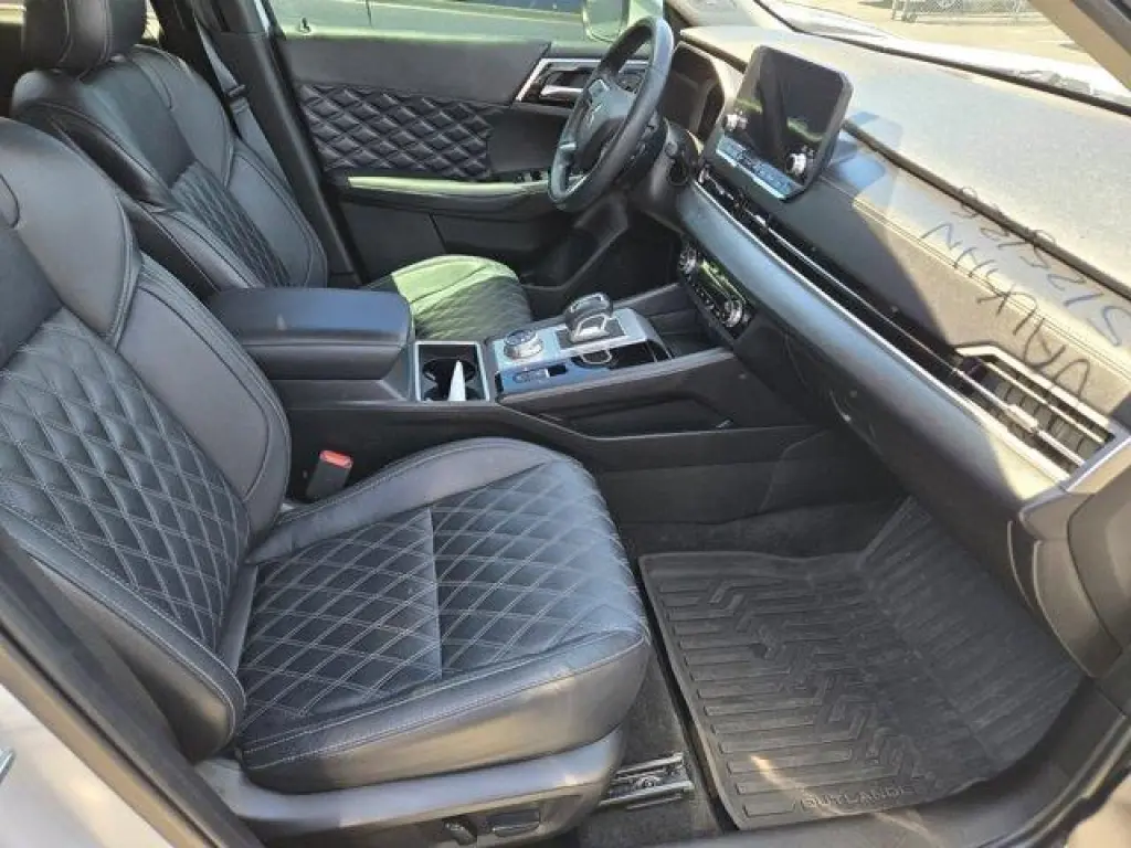 Mitsubishi Outlander 2024 SEL 4dr SUV
