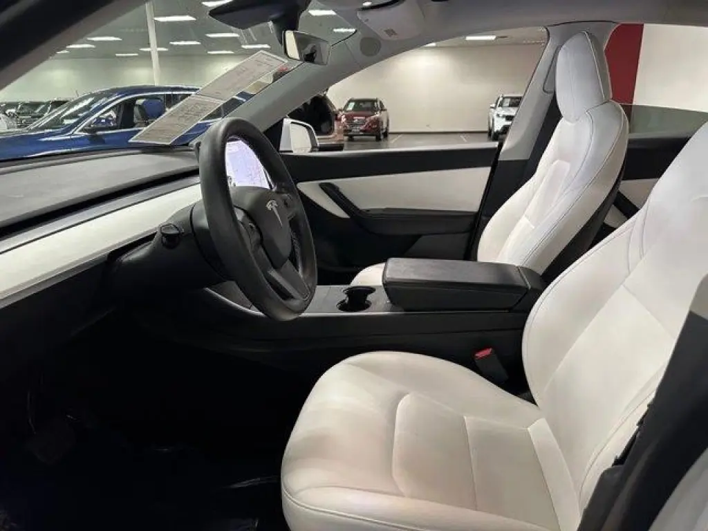 Tesla Model Y 2021 AWD Long Range 4dr Crossover
