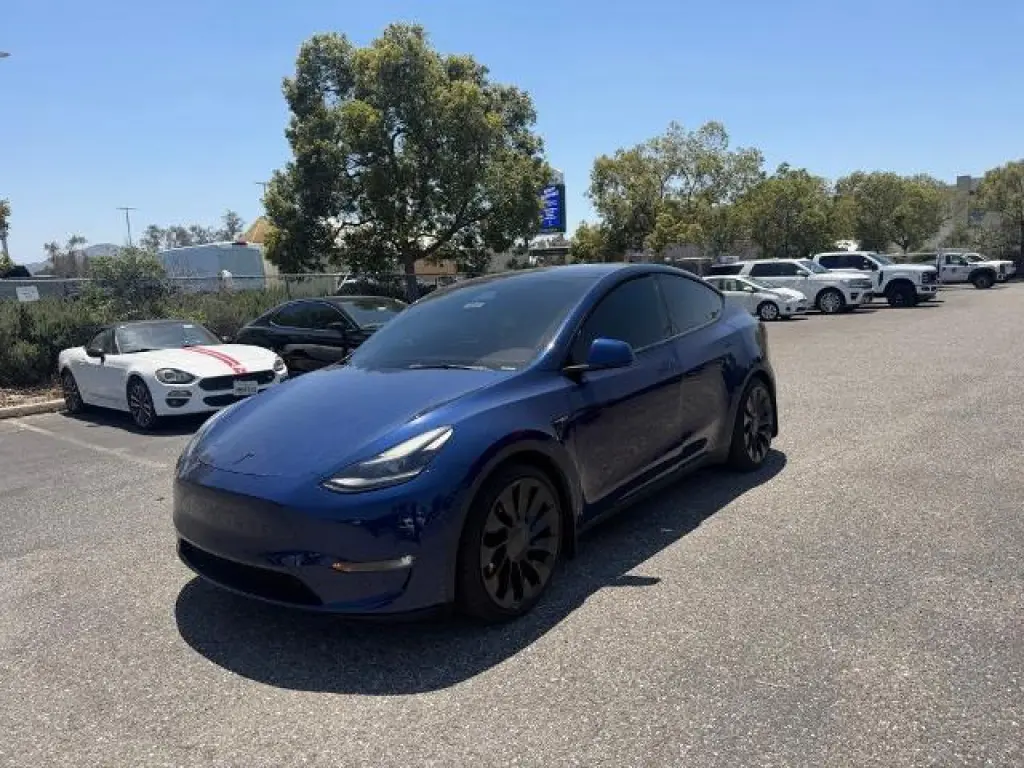 Tesla Model Y 2022 AWD Performance 4dr Crossover