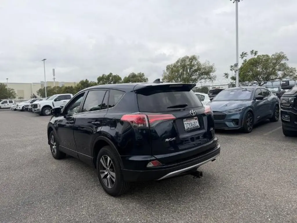 Toyota RAV4 2017 XLE 4dr SUV
