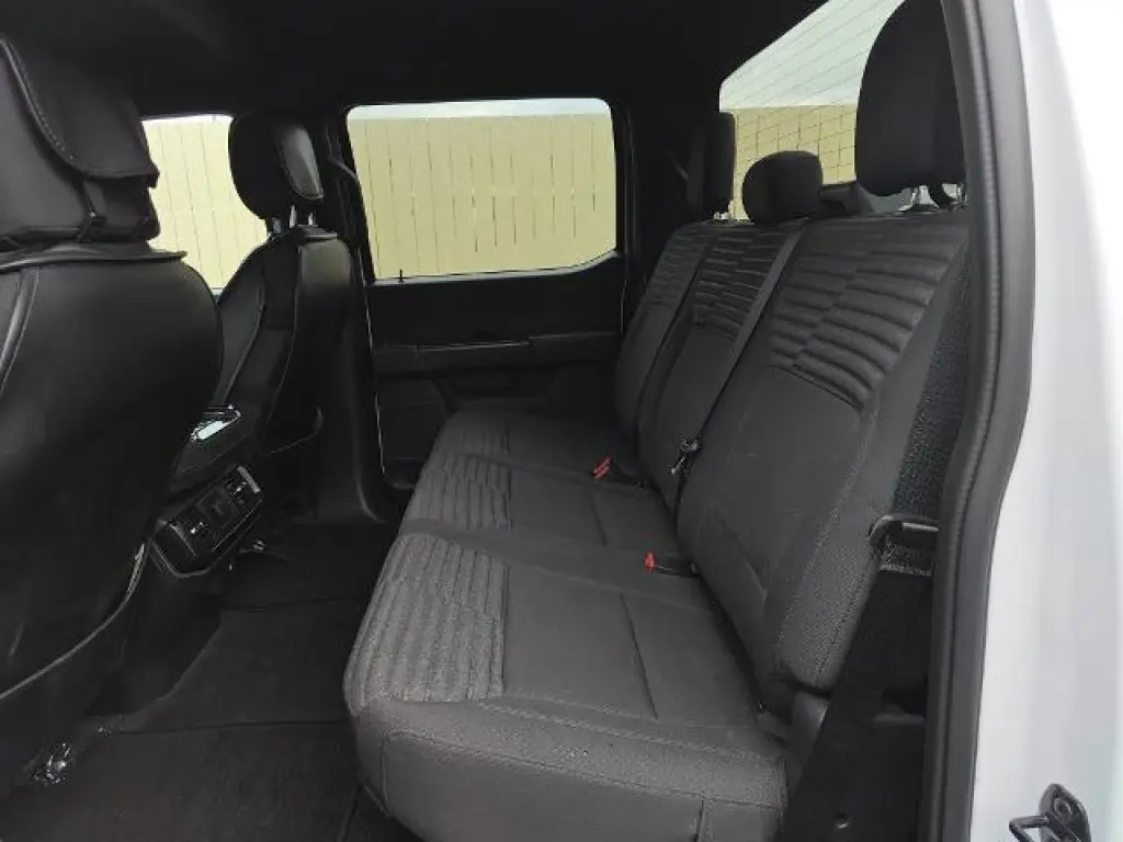 Ford F-150 2023 4x2 XL 4dr SuperCrew 5.5 ft. SB