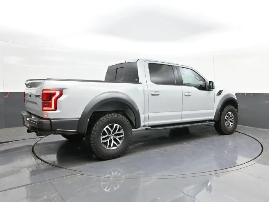 Ford F-150 2017 4x4 Raptor 4dr SuperCrew 5.5 ft. SB