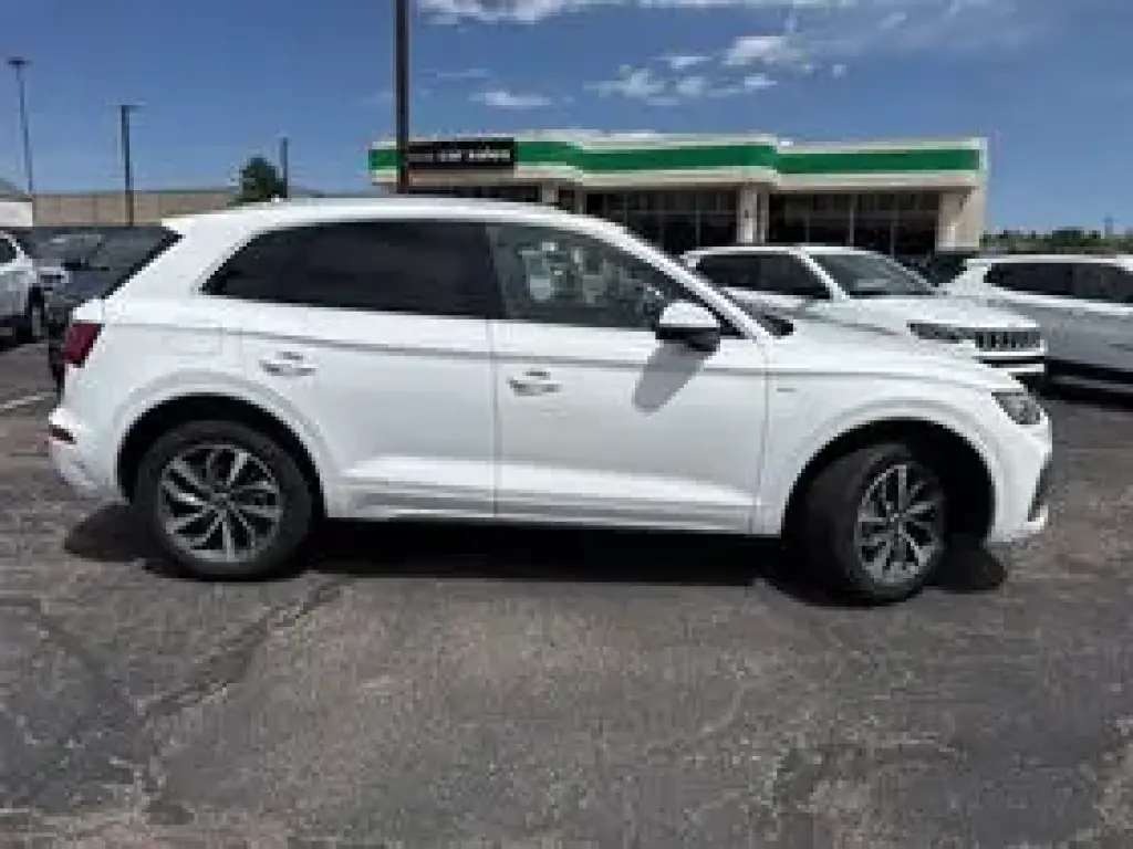 Audi Q5 2023 AWD quattro S line Premium Plus 45 TFSI 4dr SUV