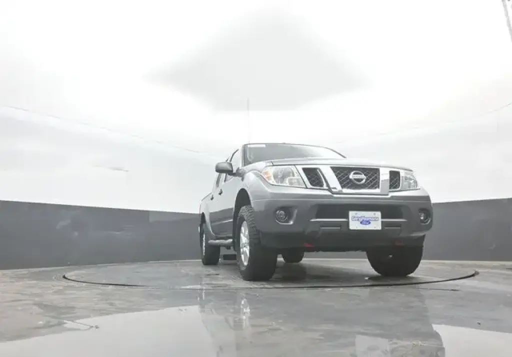 Nissan Frontier 2018 4x4 SV 4dr Crew Cab 5 ft. SB 5A