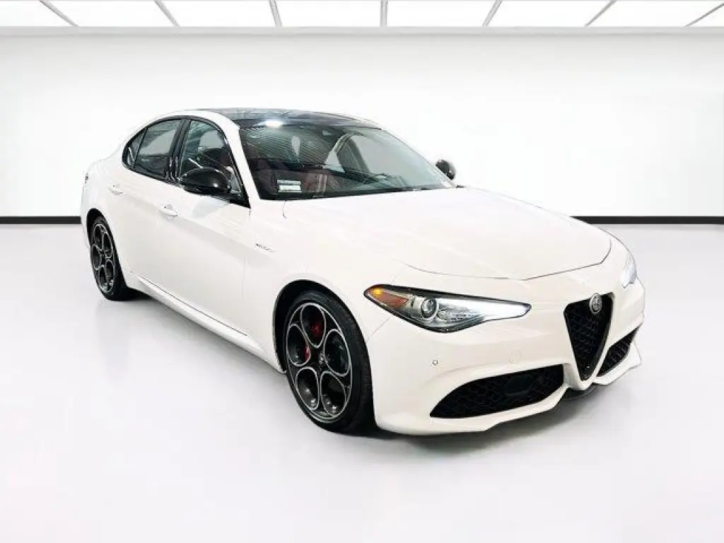 Alfa Romeo Giulia 2023 Veloce 4dr Sedan