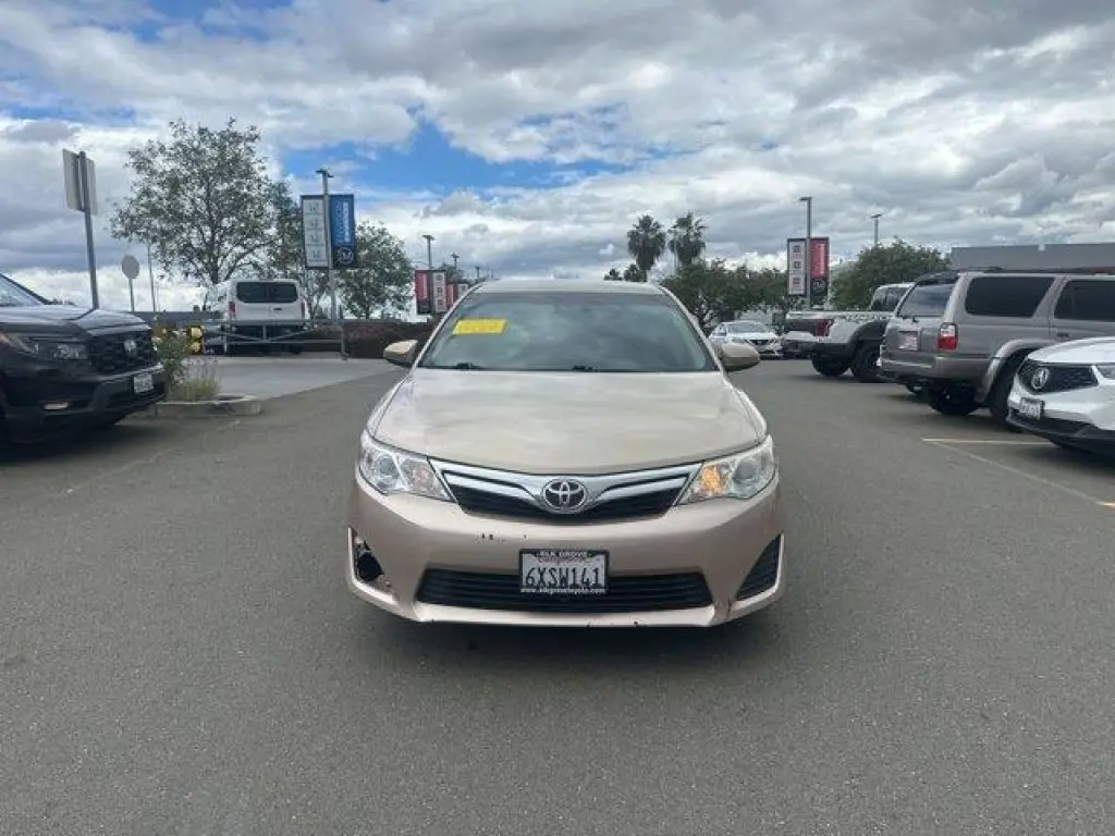 Toyota Camry 2012 SE 4dr Sedan