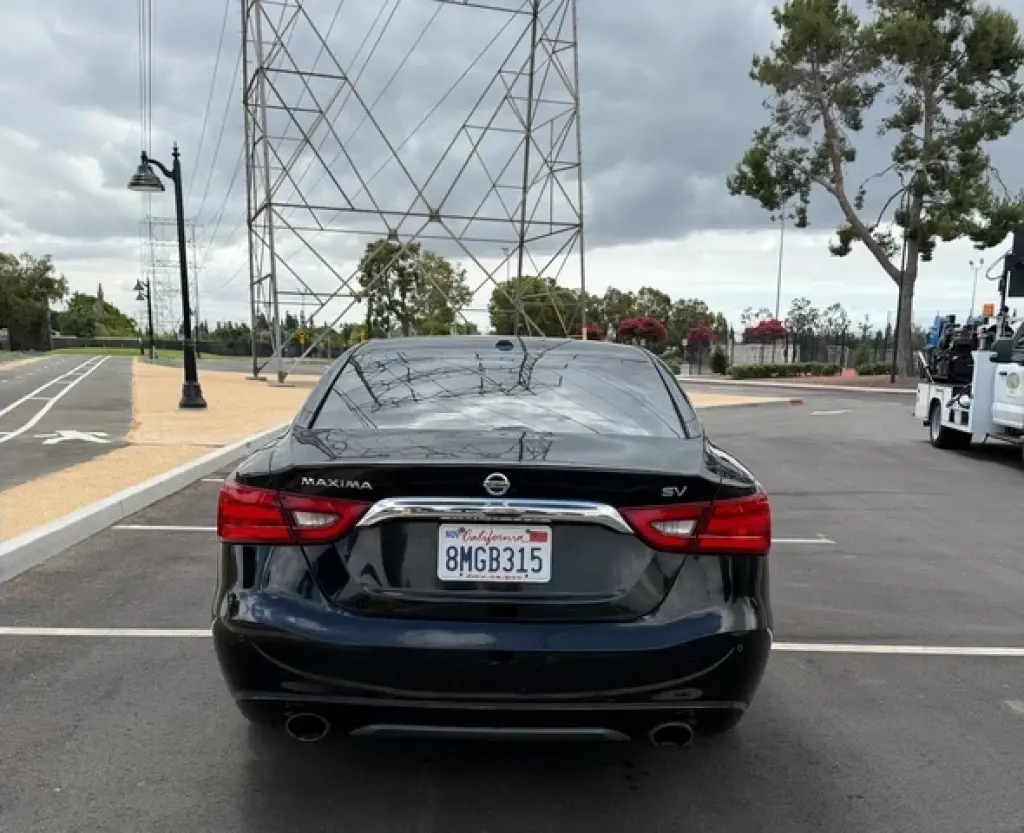 Nissan maxima