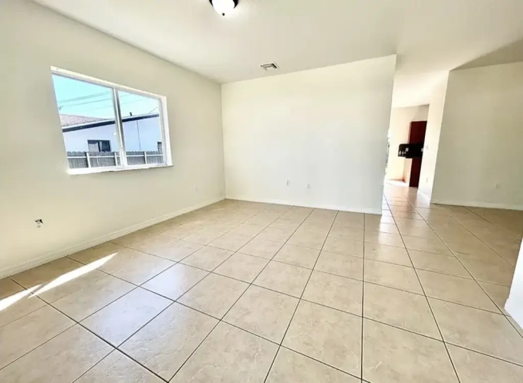 3 dormitorios y 2.5 baños. Exc