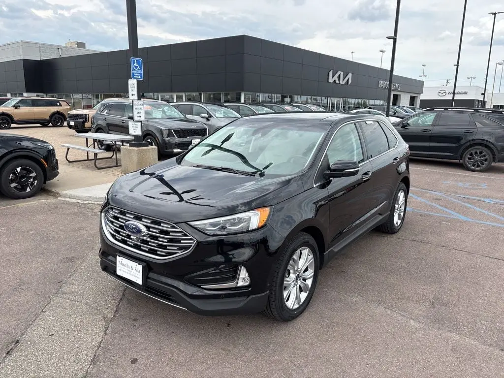 2020 Ford Edge Titanium