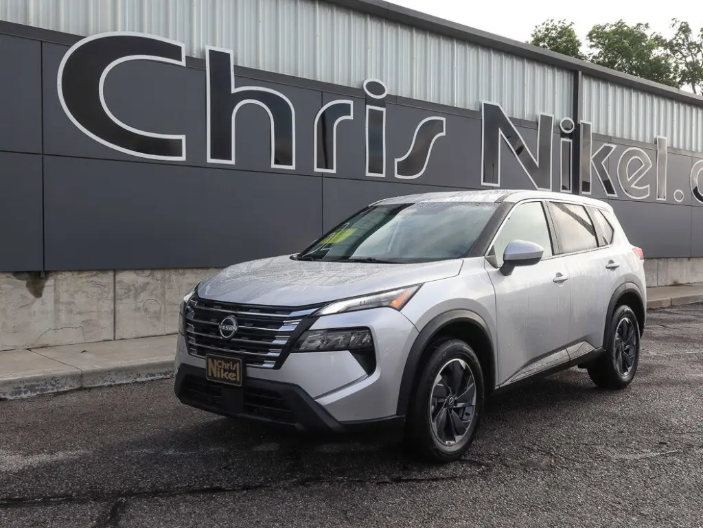 2025 Nissan Rogue FWD SV
