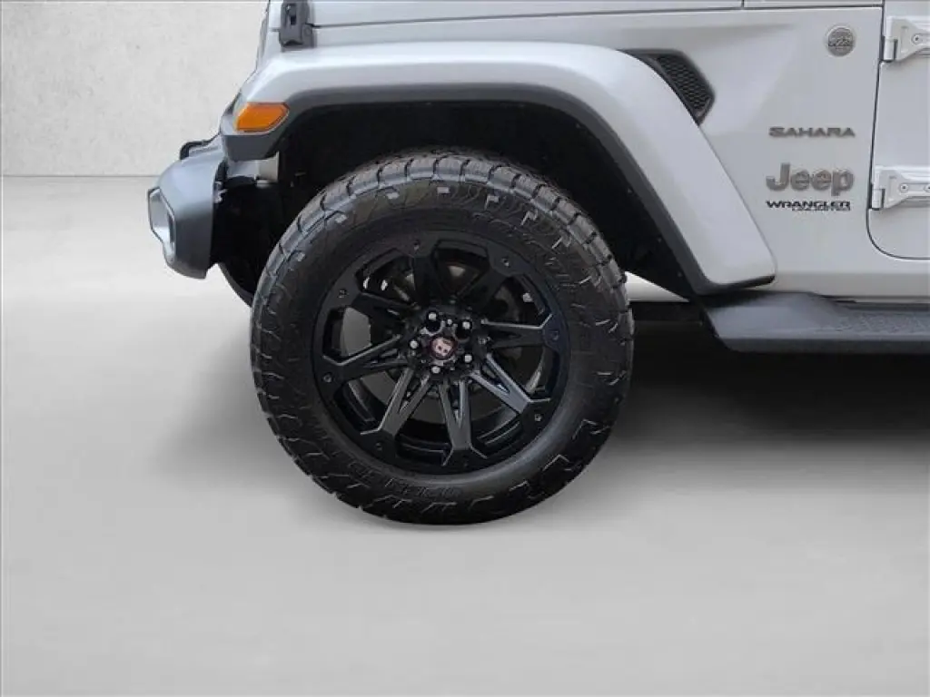Jeep Wrangler Unlimited 2018 4x4 Sahara 4dr SUV (midyear release)
