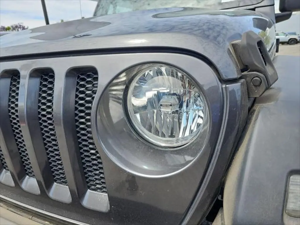 Jeep Wrangler Unlimited 2018 4x4 Sport 4dr SUV (midyear release)