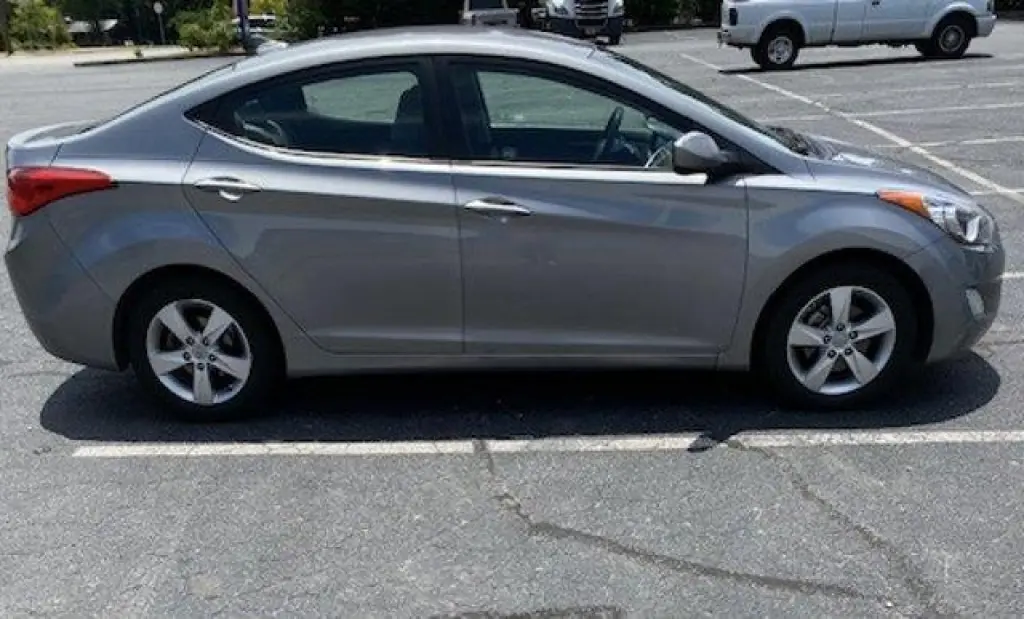 Hyundai ELANTRA 2012 GLS 4dr Sedan 6M