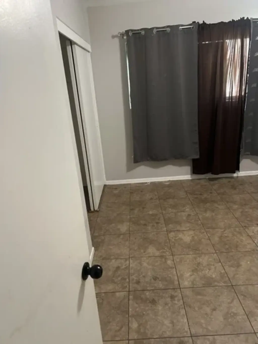 Se renta cuarto con baño