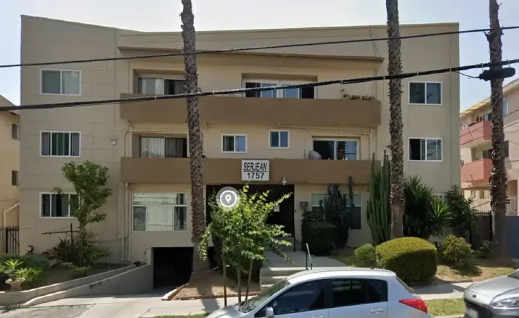 2 Bed apartment In Kenmore Ave
