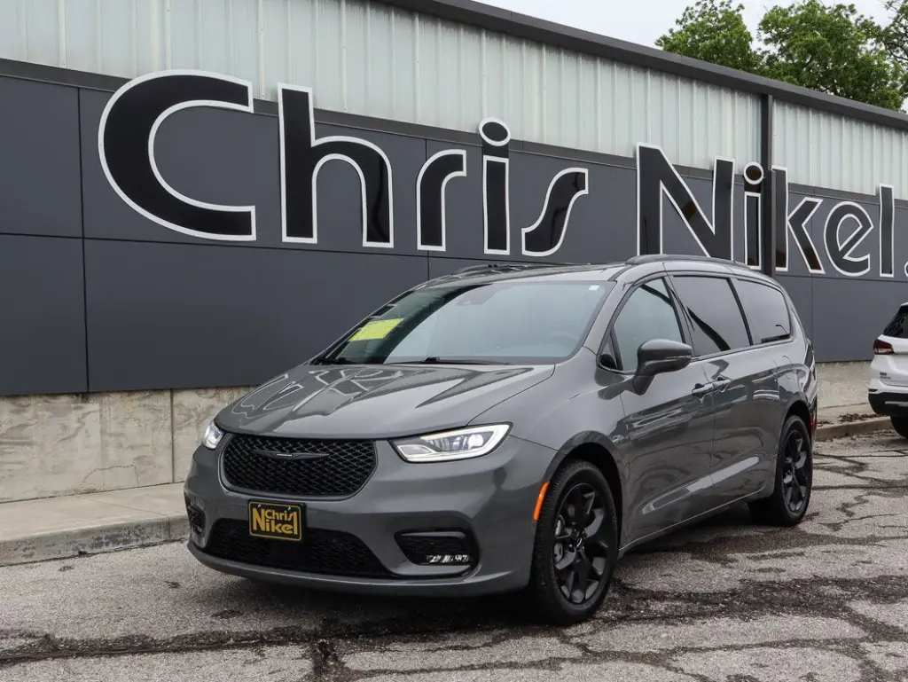 2022 Chrysler Pacifica Limited AWD