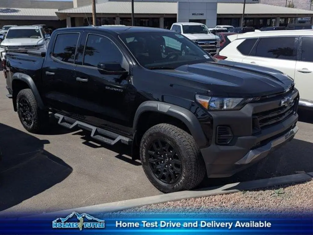 Chevrolet Colorado 2024 4x4 Trail Boss 4dr Crew Cab 5 ft. SB