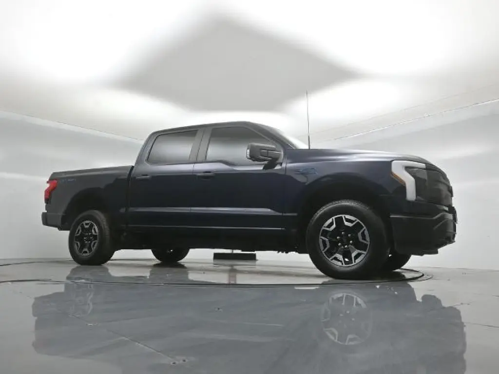 Ford F-150 Lightning 2024 AWD Pro 4dr SuperCrew 5.5 ft. SB