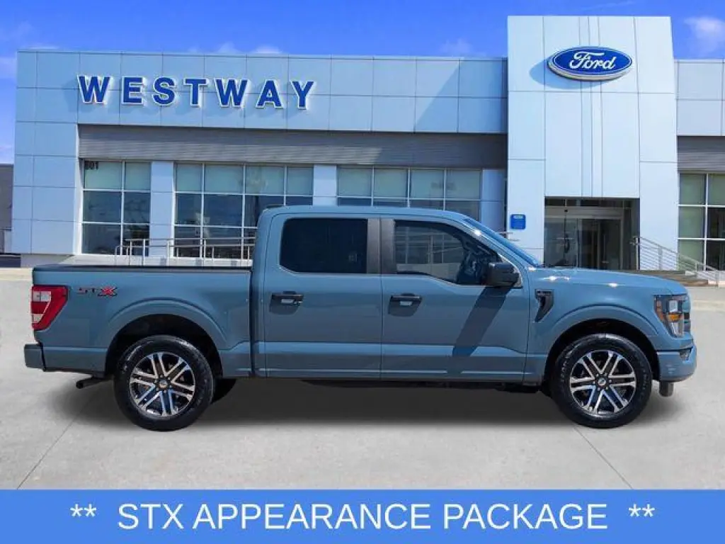 Ford F-150 2023 4x2 XL 4dr SuperCrew 5.5 ft. SB