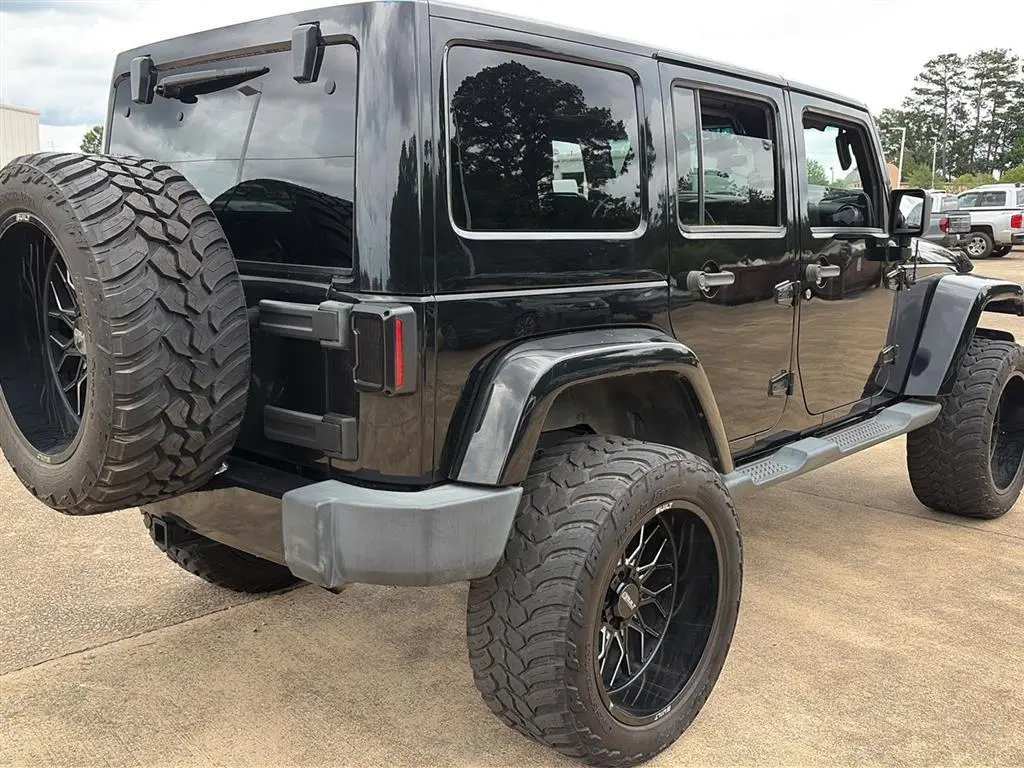 Jeep Wrangler Unlimited 2013 4x4 Sahara 4dr SUV