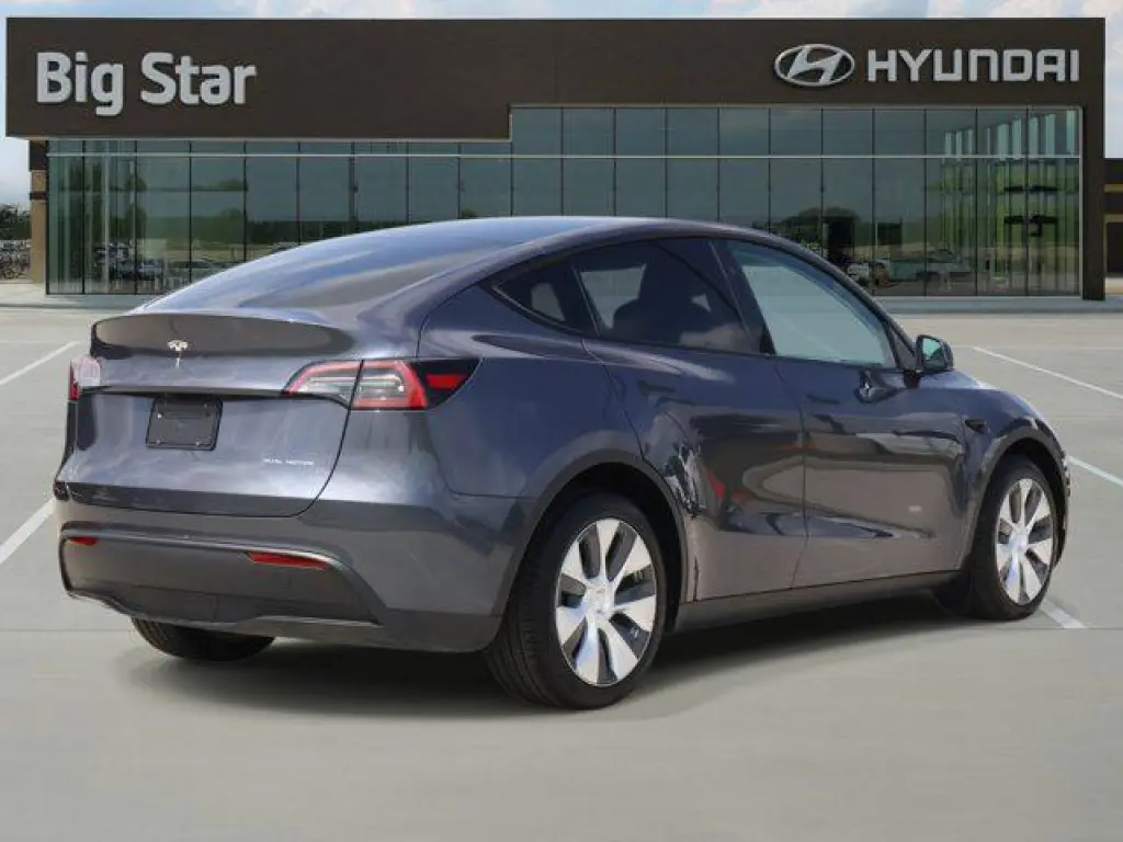 Tesla Model Y 2023 AWD Long Range 4dr Crossover