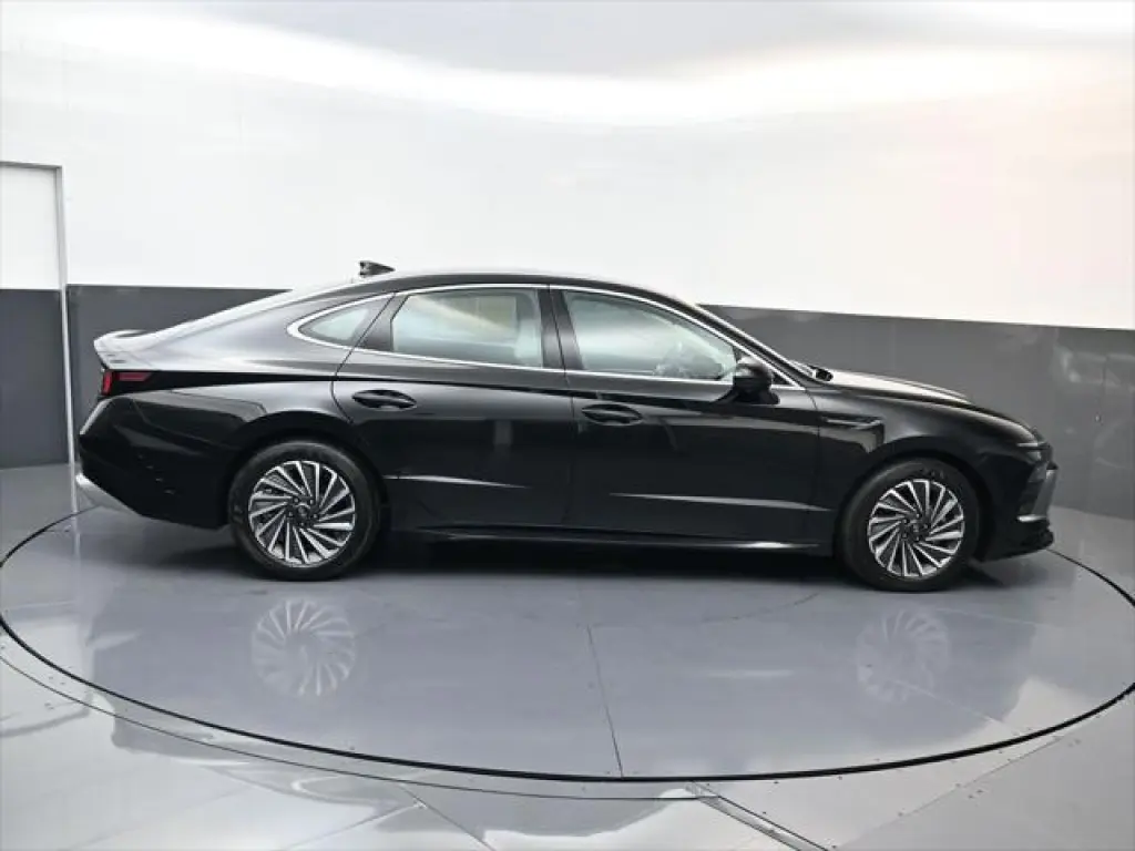 Hyundai SONATA Hybrid 2025 SEL 4dr Sedan