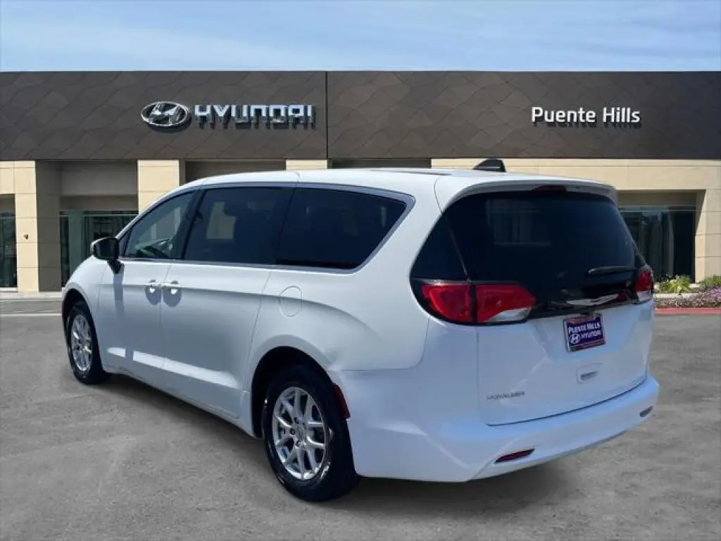 Chrysler Voyager 2023 LX 4dr Mini-Van
