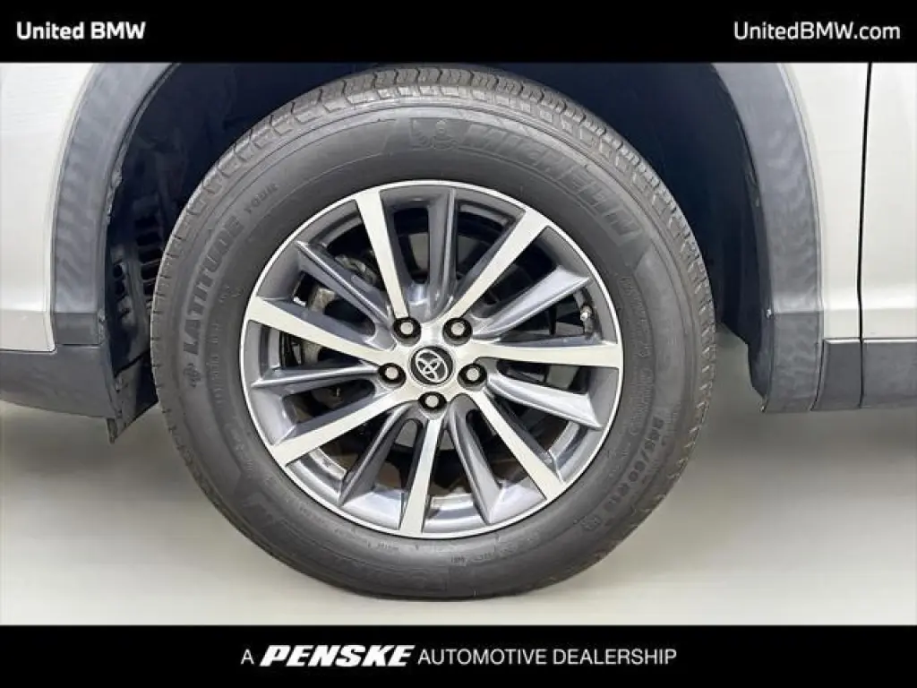 Toyota Highlander 2019 XLE 4dr SUV